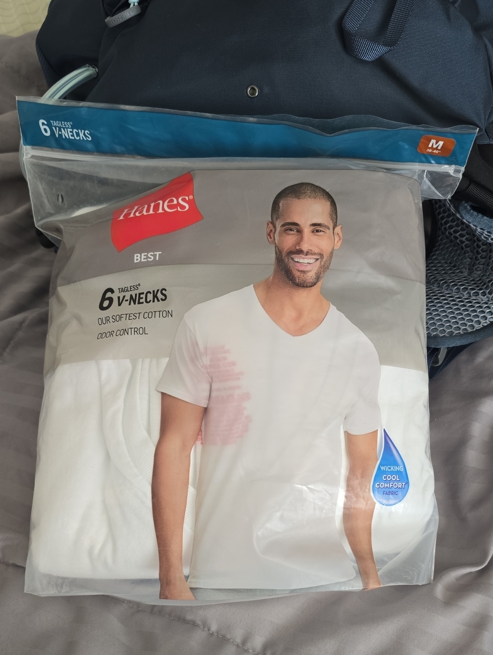 9/2 Hanes 6pk Tagless VNeck T-Shirt Men's M White